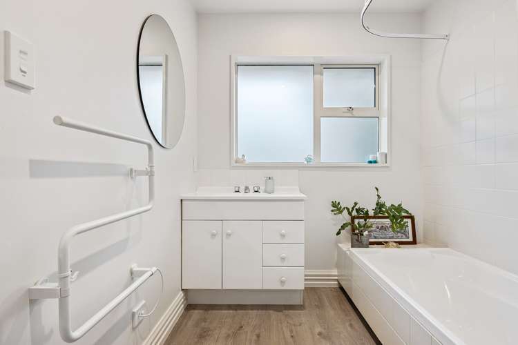 17 Littles Lane Woodend_11