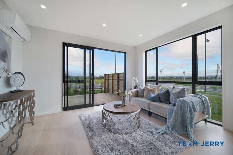 1 Korowhiti Road Clarks Beach_1