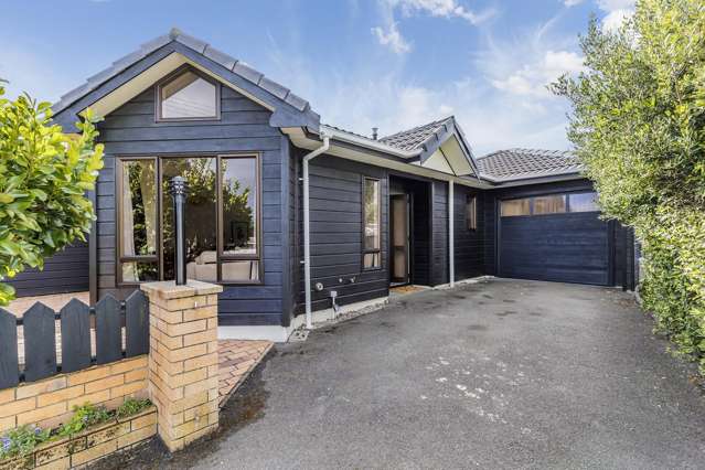 A SMART BUY - BY THE BEACH! RV $690,000