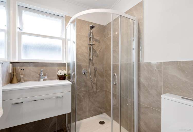 18 Ivon Road Otara_7