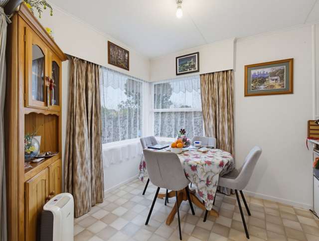 22 Roger Street Pukehangi_4