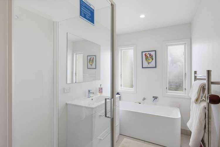 556 Queen Street East Levin_25