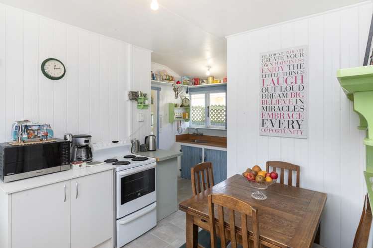 35 Colenso Street Sumner_10