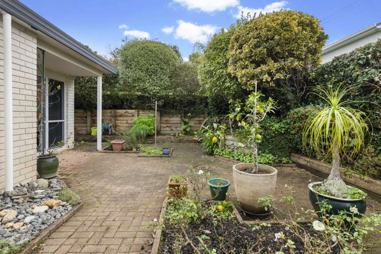 2/34 Parkhill Road Mellons Bay_5