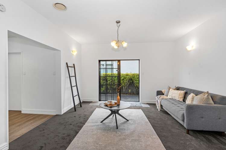 703 Worcester Street Linwood_4