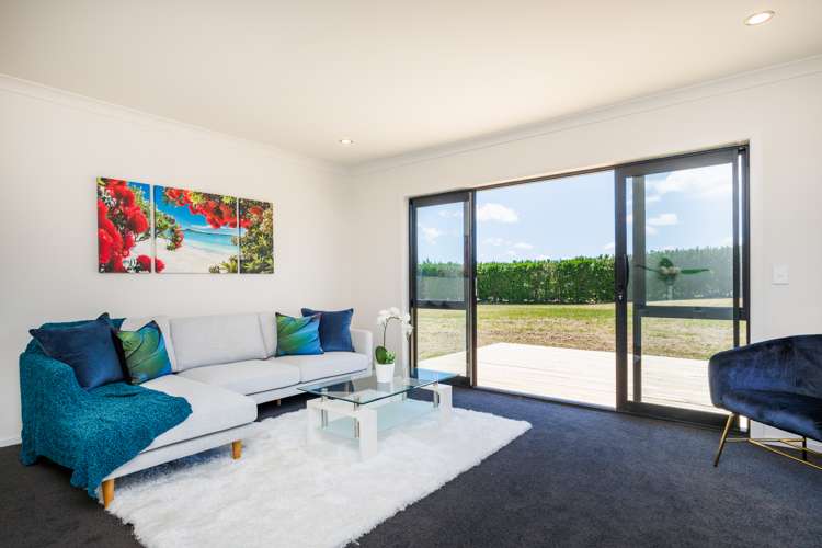 167 Spur Road West Feilding_11