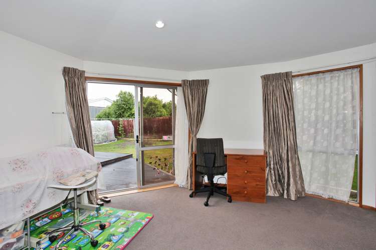 7 Gibson Drive Hornby_12