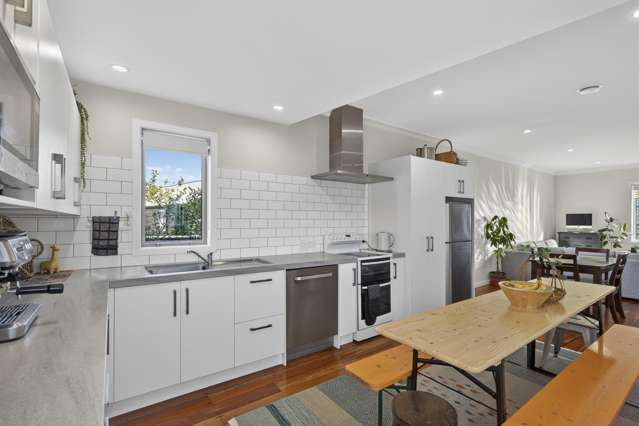 83 Tukapa Street Westown_2