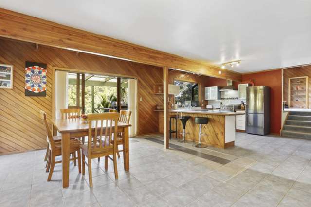 236 Forest Hill Road Waiatarua_4