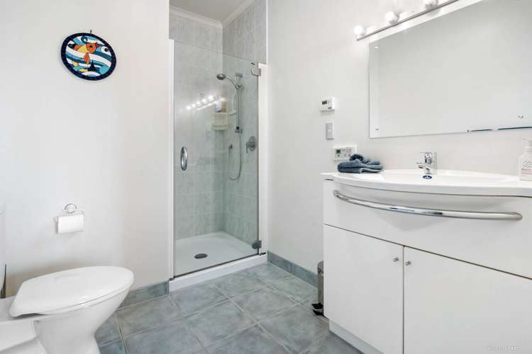 36 Danica Esplanade Te Atatu Peninsula_13