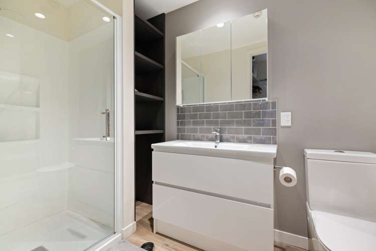 210/98 Gorge Road Queenstown_6