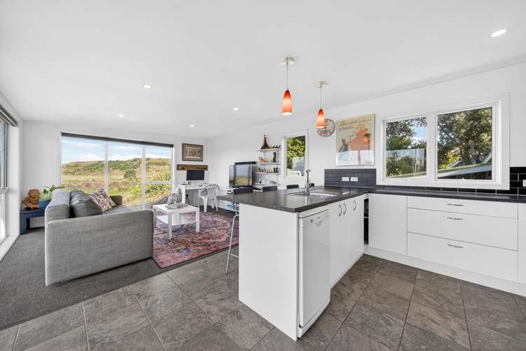 5 Harapaki Road Riversdale Beach_1