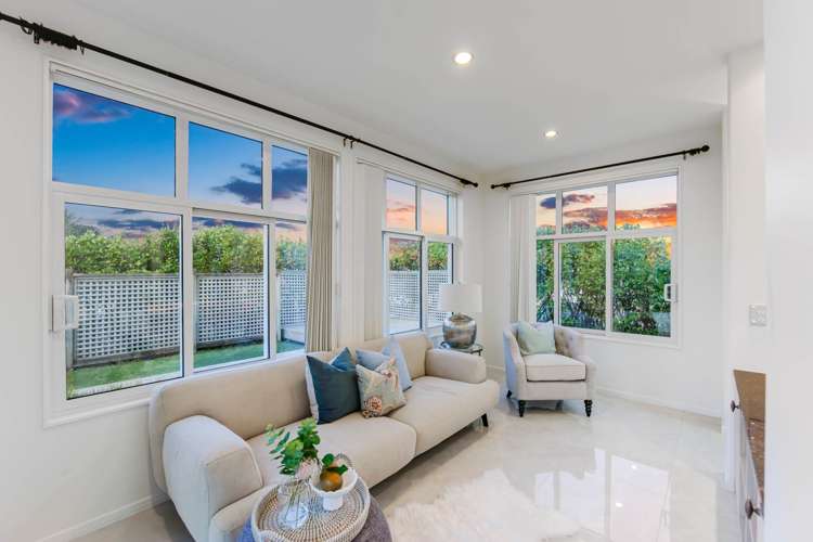 52 Chesterfield Way Orewa_11