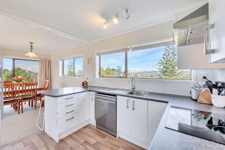 1/2a Carlisle Road Browns Bay_7