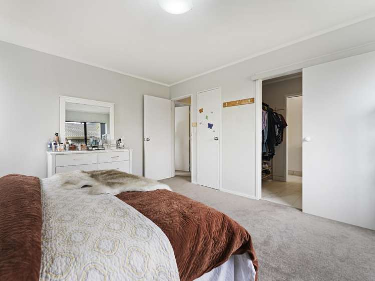 34 Lexington Drive Botany Downs_13