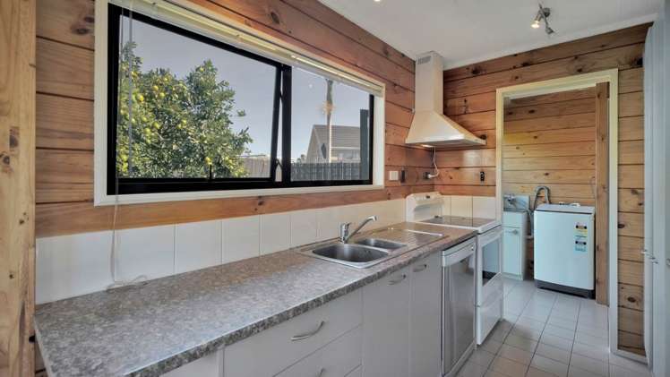 2/70 Carnoustie Drive Wattle Downs_20