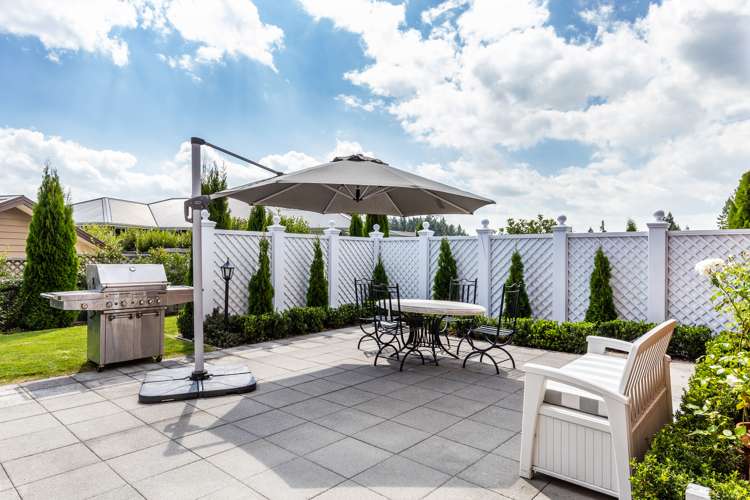 35 Coprosma Crescent Waipahihi_6