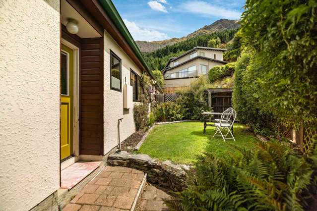 1b Dart Place Fernhill/Sunshine Bay_2