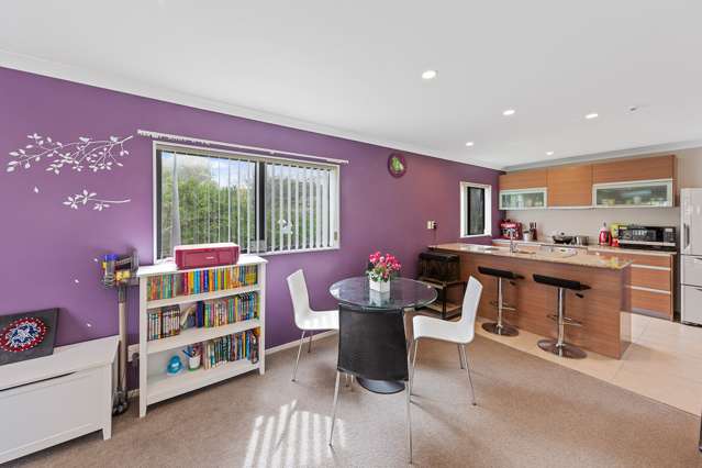 16/46 Carlos Drive Flat Bush_2