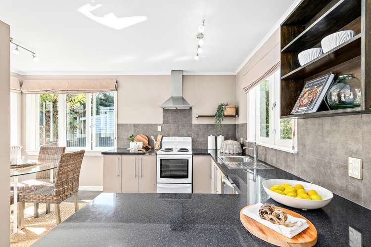 73 Beach Road Pahurehure_21