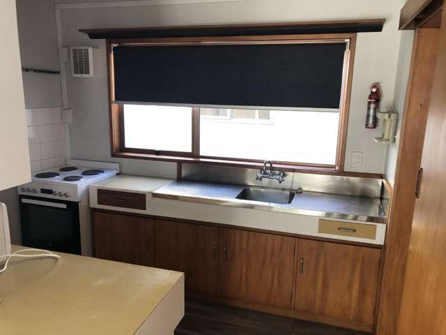 1B Lovelock Place 10458_4