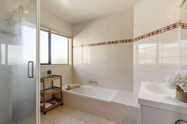 8 Lorrigan Way Welcome Bay_18