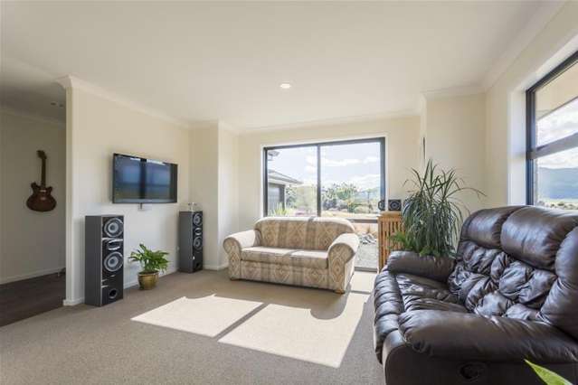 19 Shoreline Place Rarangi_4