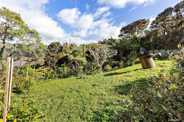 1135 Huia Road Huia_4