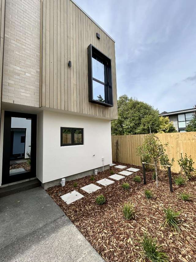 Private sun soaked townhouse