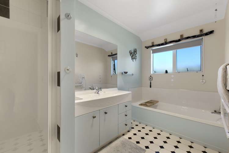 22 Hollybush Drive Brightwater_15