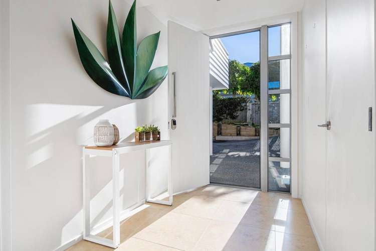 2/19 Toroa Street Torbay_16