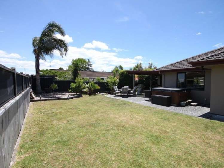 6 Crown Reef Pauanui_3