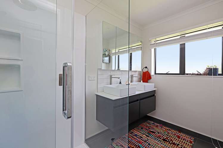 615 Kennedy Road Raureka_5