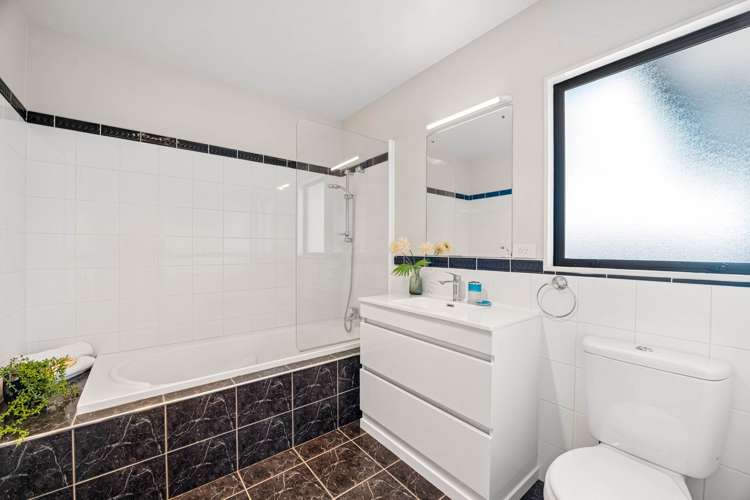 11 Piriti Drive Te Atatu Peninsula_21