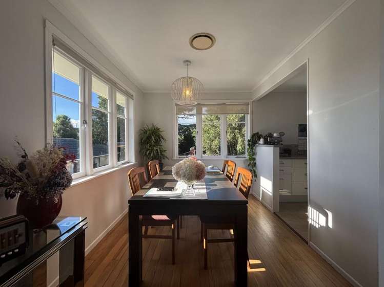 120 Vodanovich Road Te Atatu South_11