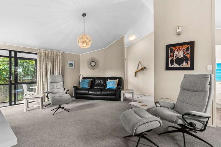 17 Pyle Road West One Tree Point_11