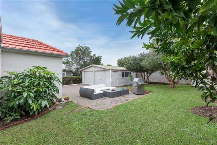 19 Achilles Crescent Narrow Neck_6