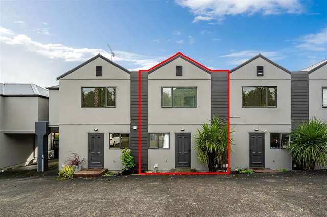 44K Fields Parade, Oteha