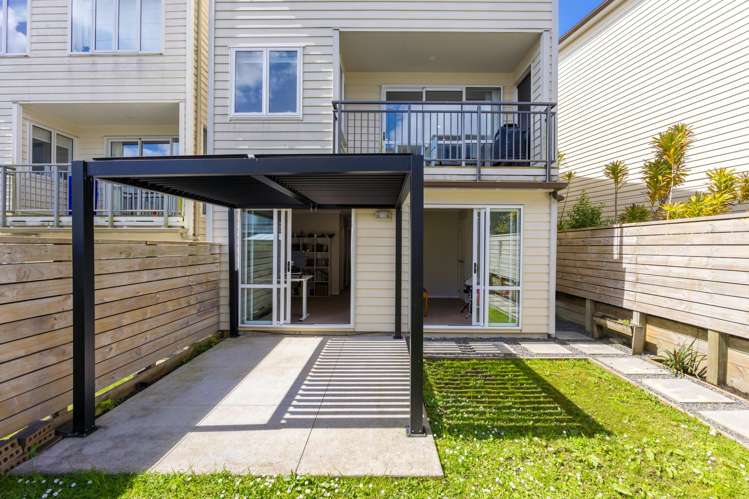 8 Panakenake Way Flat Bush_2