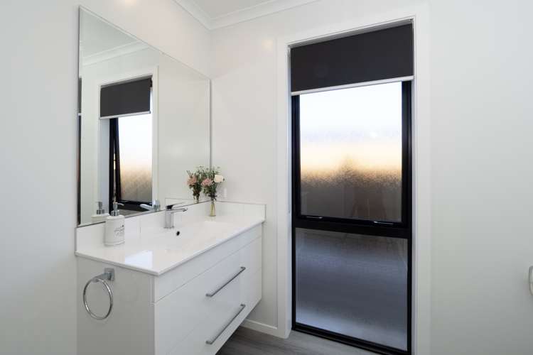 8 Redhaven Rise Netherby_17