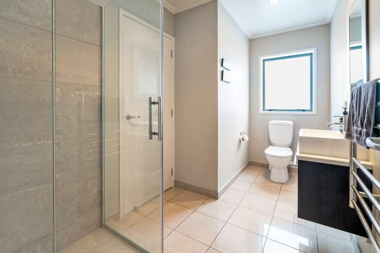 27 Kestev Drive Flat Bush_18