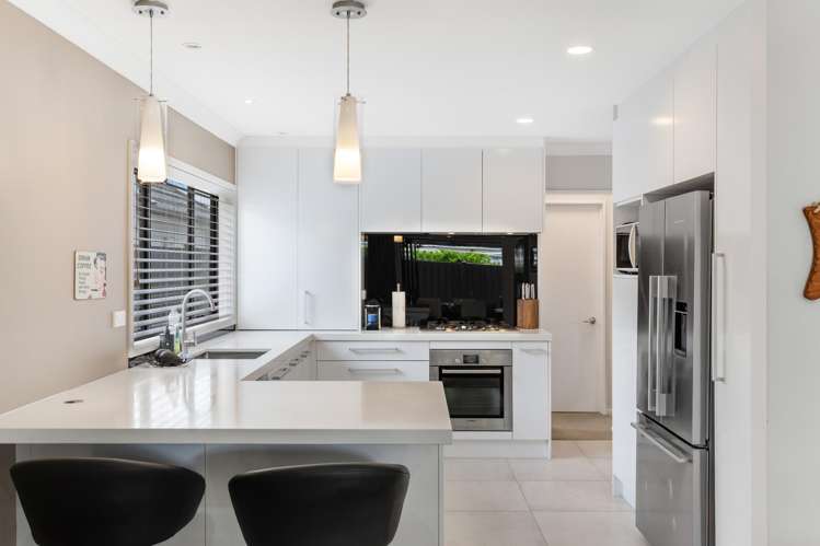 5 Carousel Crescent_5