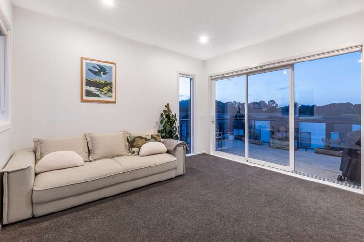 32 Hokioi Drive Kenepuru_9