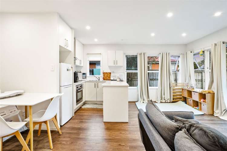 14 Yeovil Road Te Atatu Peninsula_12