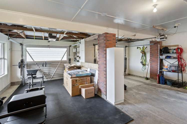 10 Whitby Place Westown_21