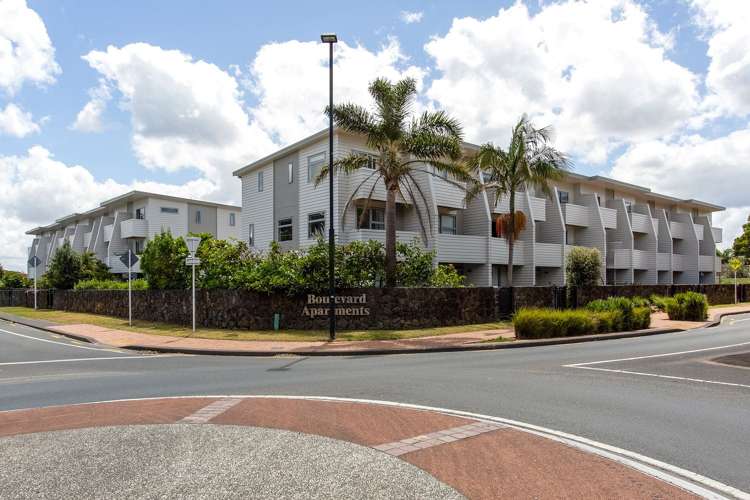 25/3 Riverside Road Orewa_21