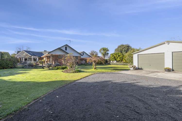 49B Cowley Drive Leamington_8