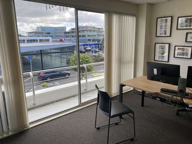 Suite 4, 443 Lake Road Takapuna_1