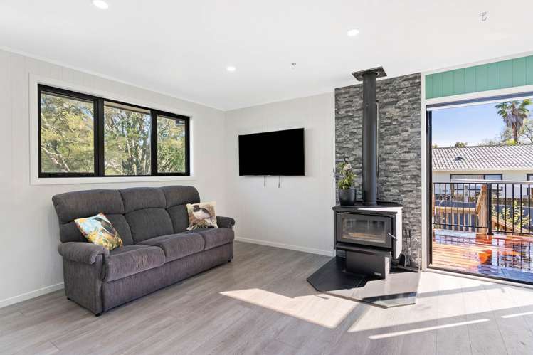 26 Maywood Crescent Glen Eden_22