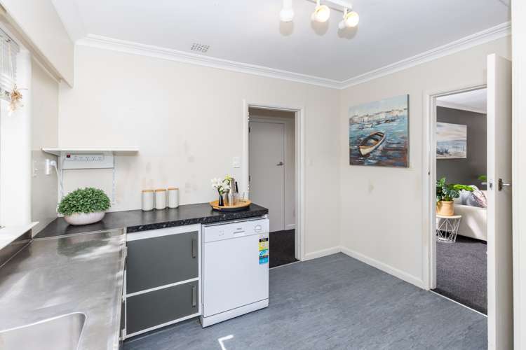 196 Clyde Street Hamilton East_18